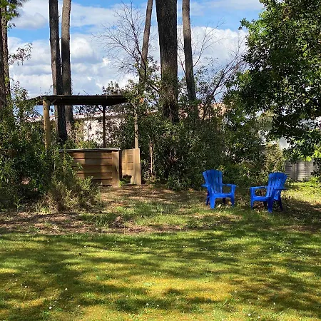 Holiday home Le Petit Poulailler Au Beau Milieu Des Pins